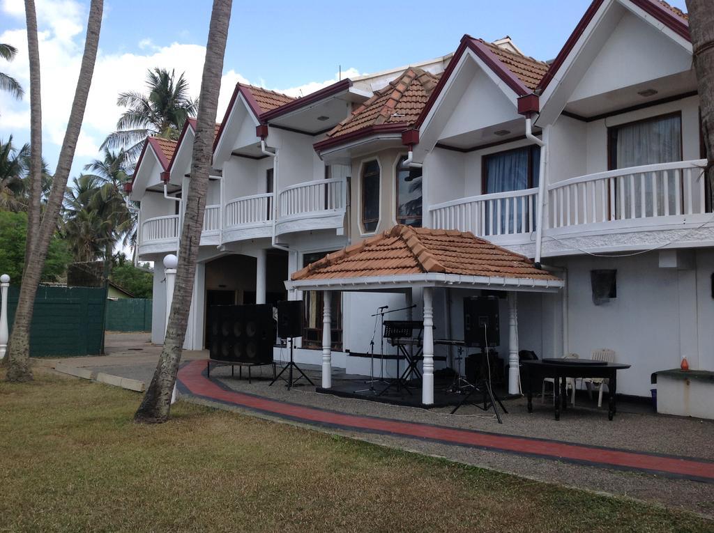 Ninnada Beach Hotel Marawila Ngoại thất bức ảnh