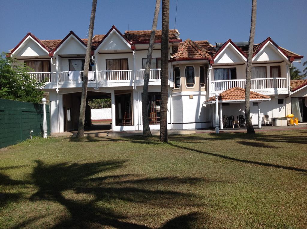 Ninnada Beach Hotel Marawila Ngoại thất bức ảnh